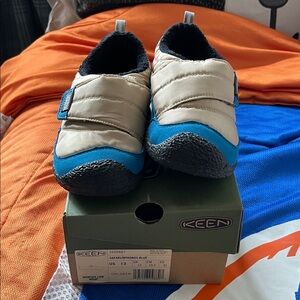 KEEN Kids Tan and Bright Blue Winter Shoes